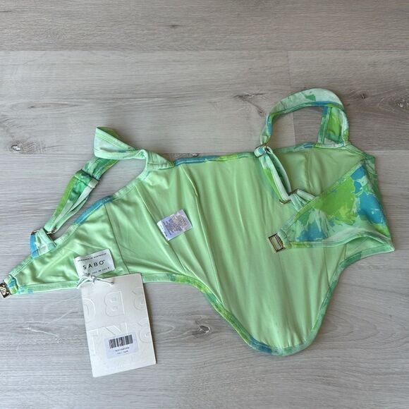 SABO Capri top Green and blue‎ Size Medium
Nwt - Picture 7 of 8